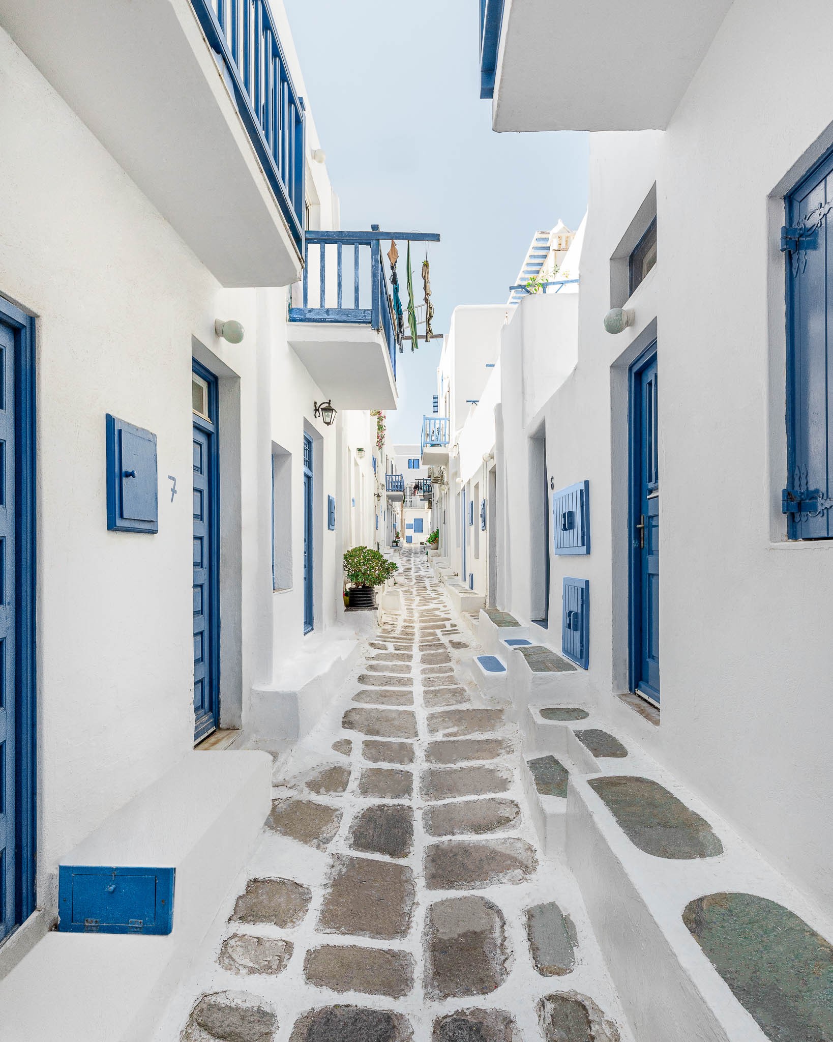 Lost in the Alley | Mykonos, Greece
